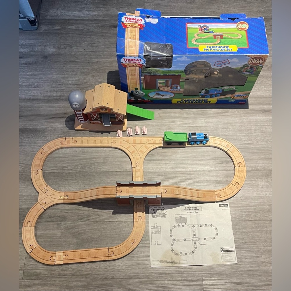 Thomas And Friends Farmhouse Pig Parade Set Complete With Box 2012